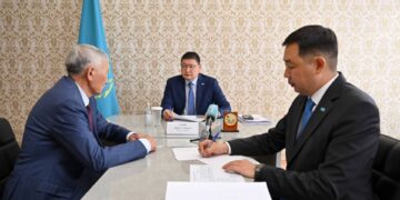 Аким области выслушал обращения жителей Абайского района