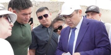 В Абайском районе к 180-летию Абая обновляют несколько объектов