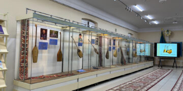 В области Абай прошла выставка, посвященная Национальному дню домбры