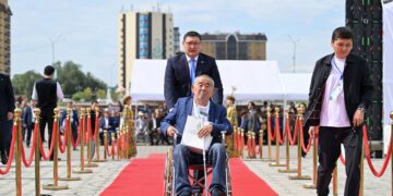 В Семее стартовал республиканский айтыс «Адамзаттың Абайы»