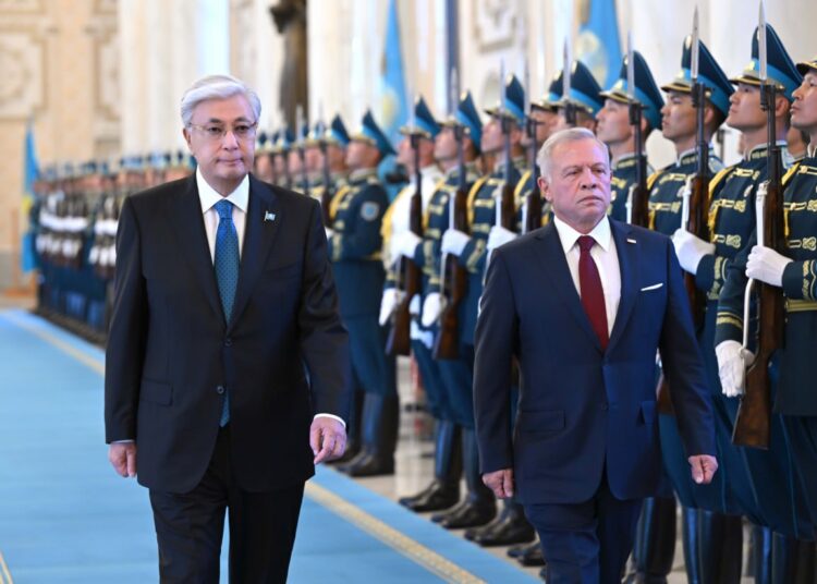 В Акорде состоялась официальная церемония встречи Короля Иорданского Хашимитского Королевства Абдаллы II бен аль-Хусейна, прибывшего с официальным визитом в нашу страну