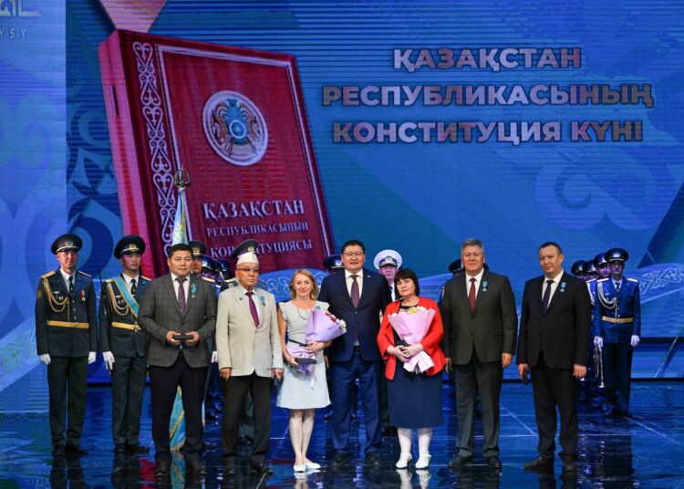 В Семее отметили 30-летие Конституции Казахстана