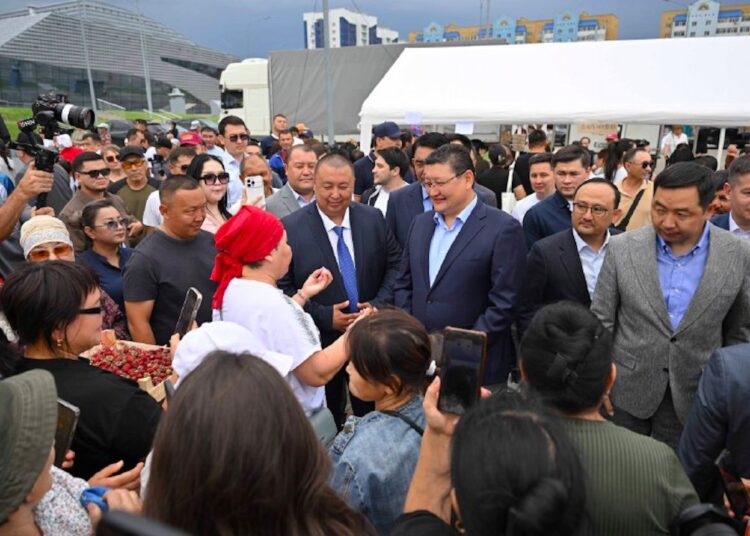 В Семей привезли более 540 тонн продукции из Туркестанской области