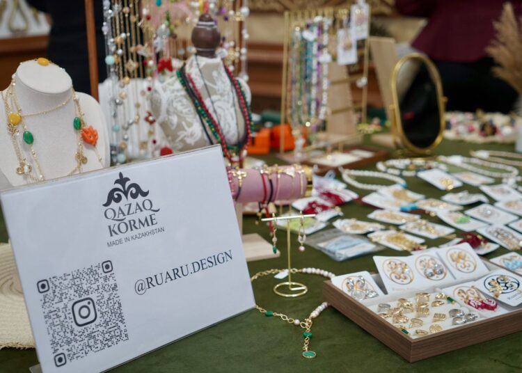 По следам Абая: национальный стиль в новом прочтении