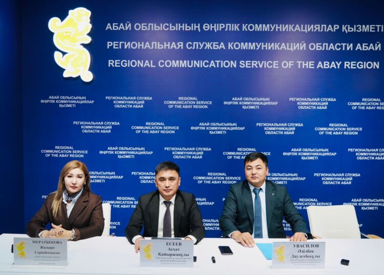 В области Абай отремонтируют 408 километров дорог