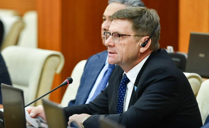 «Меня подделали»: депутат Пономарев потребовал остановить волну дипфейков