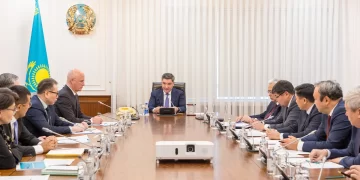 По поручению Главы государства Правительством принимаются меры по обеспечению макроэкономической стабильности и нивелированию негативных последствий экономических реформ