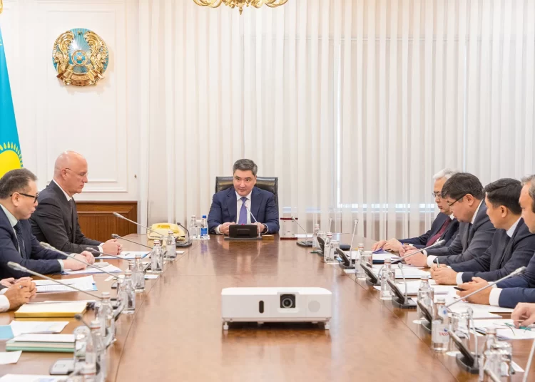 По поручению Главы государства Правительством принимаются меры по обеспечению макроэкономической стабильности и нивелированию негативных последствий экономических реформ