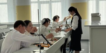 В области Абай в новой школе «Келешек мектеп» прошёл день открытых дверей в необычном формате