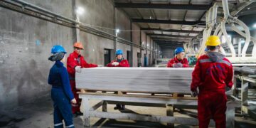 Шаг в мир производства: молодёжь области Абай познакомили с рабочими профессиями