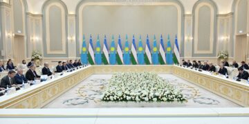 Глава государства сообщил, что в ходе переговоров с Президентом Узбекистана определены дальнейшие направления углубления политических и экономических связей