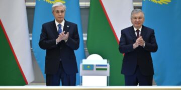 Президенты Казахстана и Узбекистана приняли участие в церемонии запуска совместных проектов