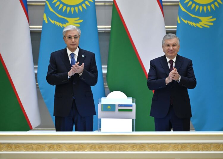 Президенты Казахстана и Узбекистана приняли участие в церемонии запуска совместных проектов