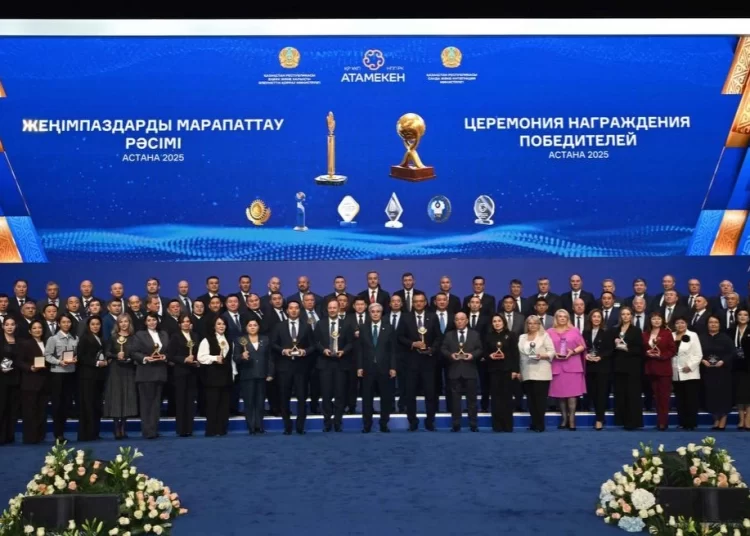 Названы обладатели премий «Алтын сапа» и «Парыз»