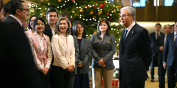 Глава государства провел встречу с соотечественниками, работающими в Японии