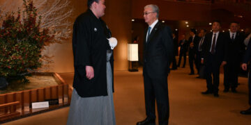 В Токио состоялась встреча Президента Касым-Жомарта Токаева с профессиональным борцом сумо Ерсином Балтагулом