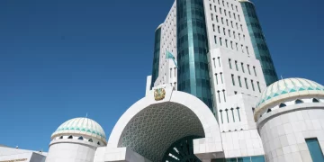 Сенат Казахстана принял поправки о запрете пропаганды ЛГБТ*