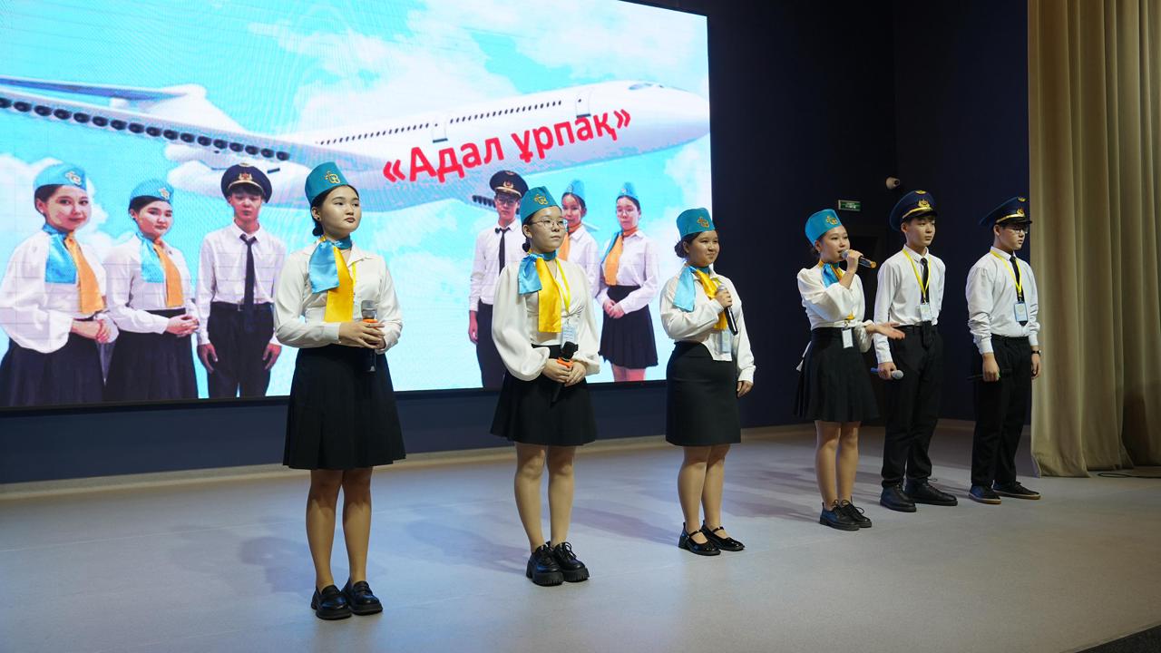 В области Абай прошёл региональный форум «Адал білім – адал ұрпақ»