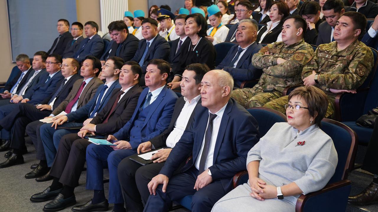 В области Абай прошёл региональный форум «Адал білім – адал ұрпақ»