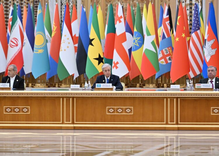 Президент Казахстана считает необходимым продолжить оказание помощи Афганистану