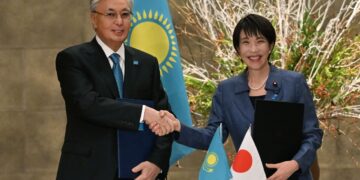 Глава государства провел переговоры с Премьер-министром Японии Санаэ Такаичи