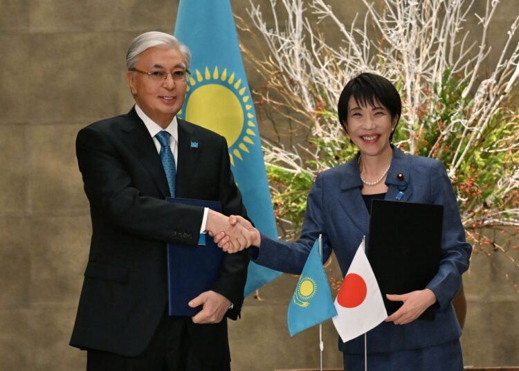 Глава государства провел переговоры с Премьер-министром Японии Санаэ Такаичи