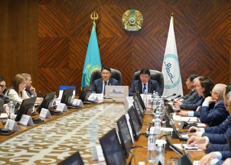 Состоялась XXXII сессия маслихата области Абай