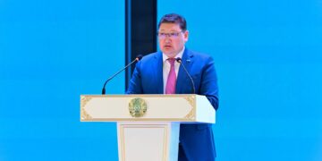 Аким области встретился с жителями города Семей