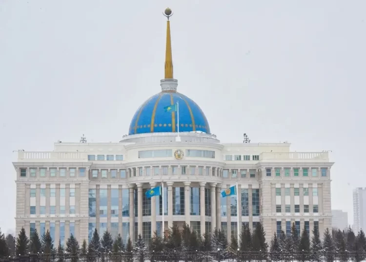 Кто вошел в состав Комиссии по Конституционной реформе