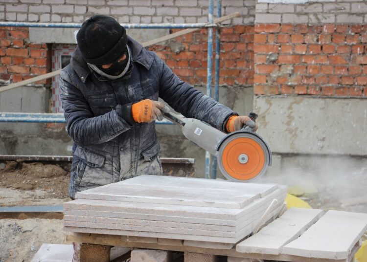 «Право на труд» вместо прежней «свободы труда» – известный юрист о поправках в Конституцию