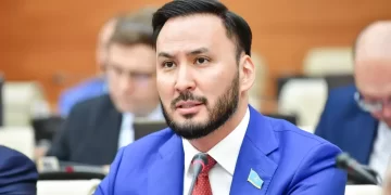 Айдарбек Ходжаназаров: конституционная реформа ориентирована на молодое поколение и создает условия для развития экономики