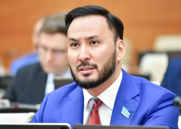 Айдарбек Ходжаназаров: конституционная реформа ориентирована на молодое поколение и создает условия для развития экономики