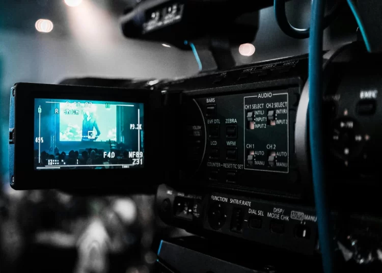 Президент отметил значимость кино и искусства для укрепления национальной идентичности