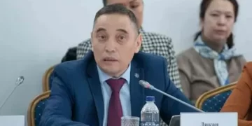 Известный журналист предложил закрепить светский характер воспитания и образования на уровне Конституции