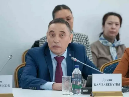 Известный журналист предложил закрепить светский характер воспитания и образования на уровне Конституции