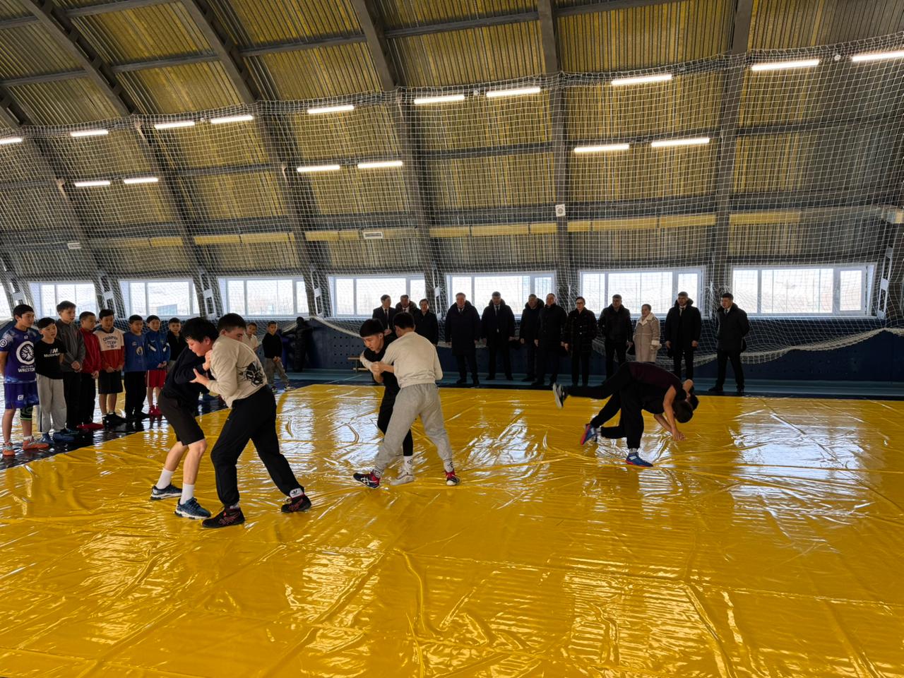 Депутат Мажилиса посетил социальные объекты в селах Абайской области