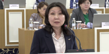 Айгуль Садвакасова: Конституция закрепляет приоритет человеческого капитала, науки и инноваций.