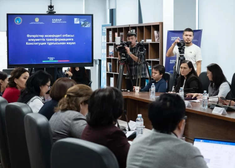 Обсуждены нормы о браке и семье в новом проекте Конституции