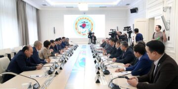 В Алматы поддержали конституционные поправки и разъяснили их значение