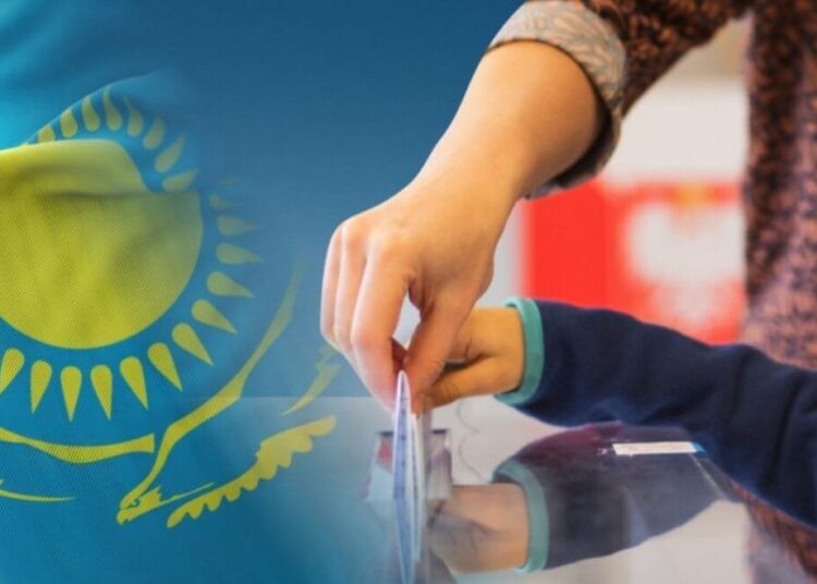 Известный юрист поддержал предложение вынести проект новой Конституции на всенародный референдум