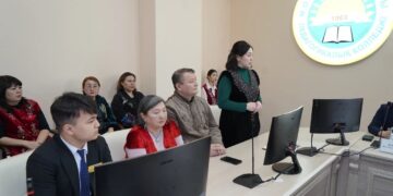 Шалкар Байбеков разъяснил в колледже имени Ауэзова конституционную реформу и вопросы референдума