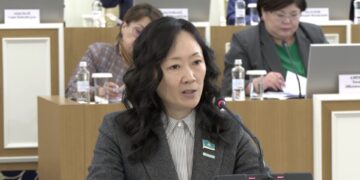 В Казахстане предлагают закрепить в Конституции понятие «волонтерство»