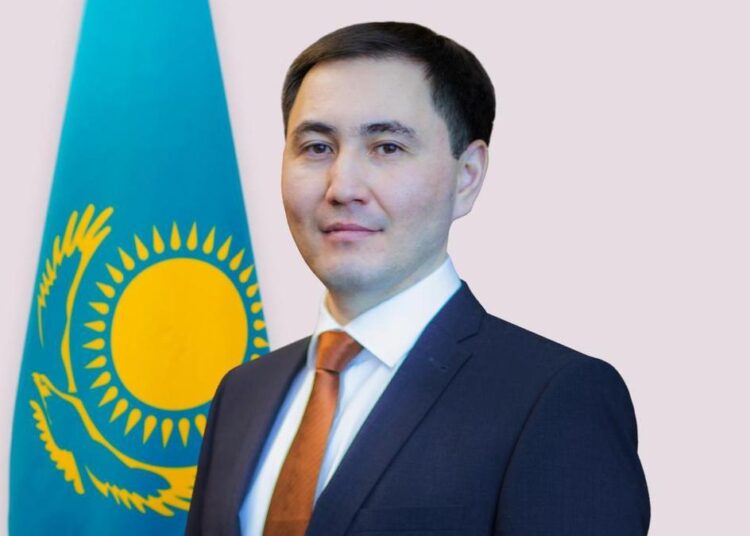 Большинство опрошенных казахстанцев поддержали Конституционную реформу – директор КИСИ