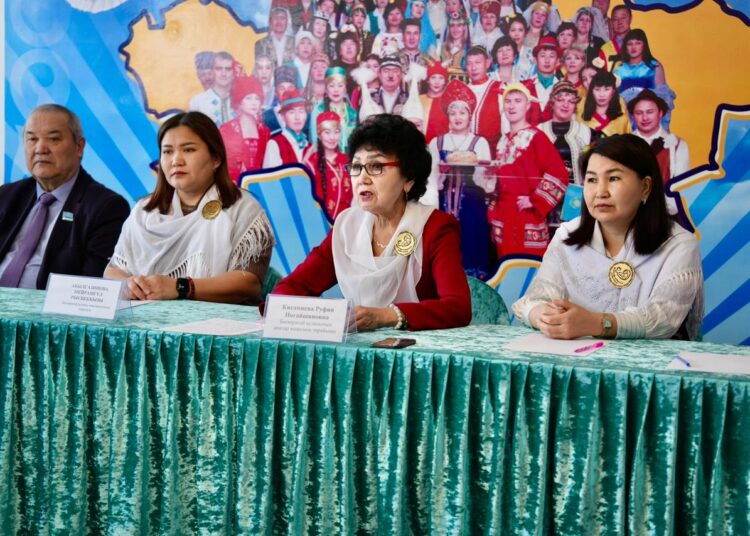 Конституционная реформа – важный шаг к укреплению государственности: в Бескарагайском районе состоялась встреча с общественностью