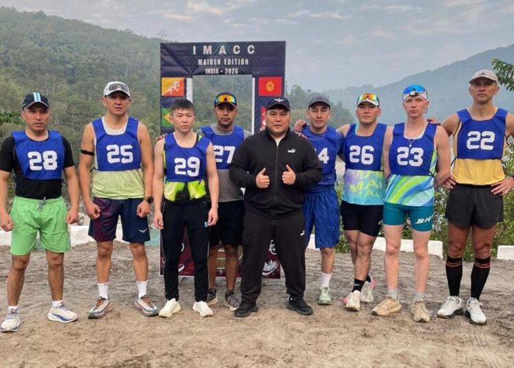 Армейские спортсмены завоевали бронзу в международном состязании по дуатлону в Индии