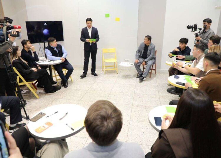 Алматинская молодежь поддержала проект новой Конституции