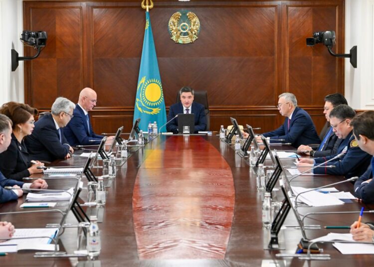 Олжас Бектенов провел совещание по вопросу организации разъяснительной работы в контексте обсуждения проекта новой Конституции