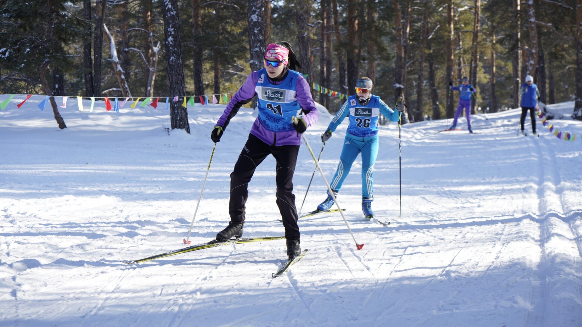 Спортивные ценности: в Семее лыжня объединила поколения против экстремизма