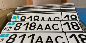 В области Абай автовладельцы все чаще сохраняют госномера при продаже машин