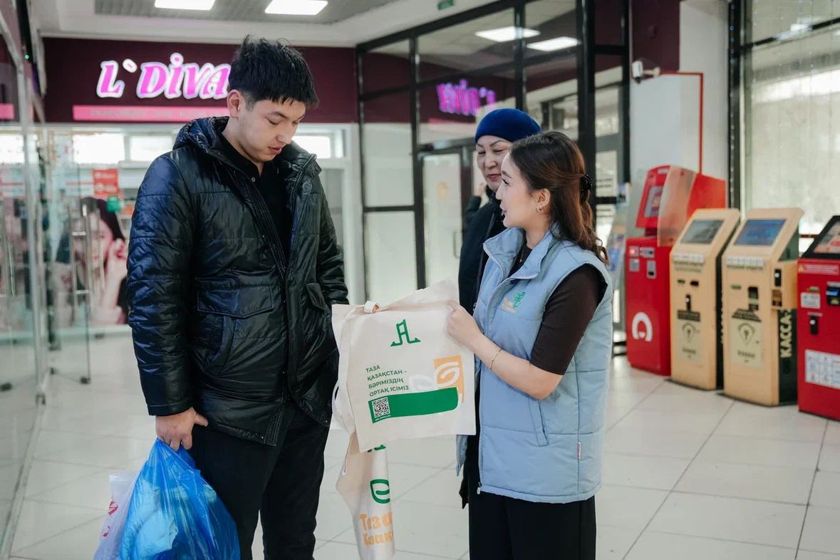 Таза Казахстан: В области Абай прошла акция «Эко культура: Выбирай шоппер!»